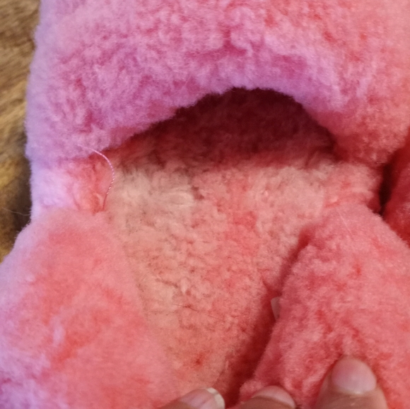 4/$20 UGG Hot Pink Fluffita Platform Sandals - Picture 9 of 16